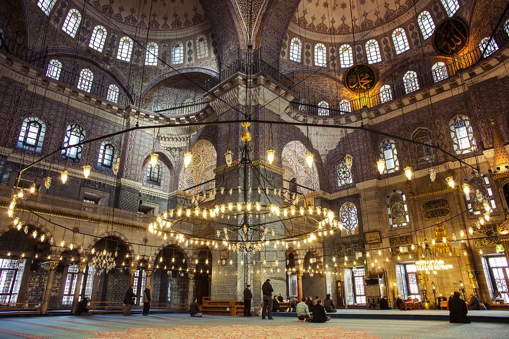 Yeni Cami Inside View Picture