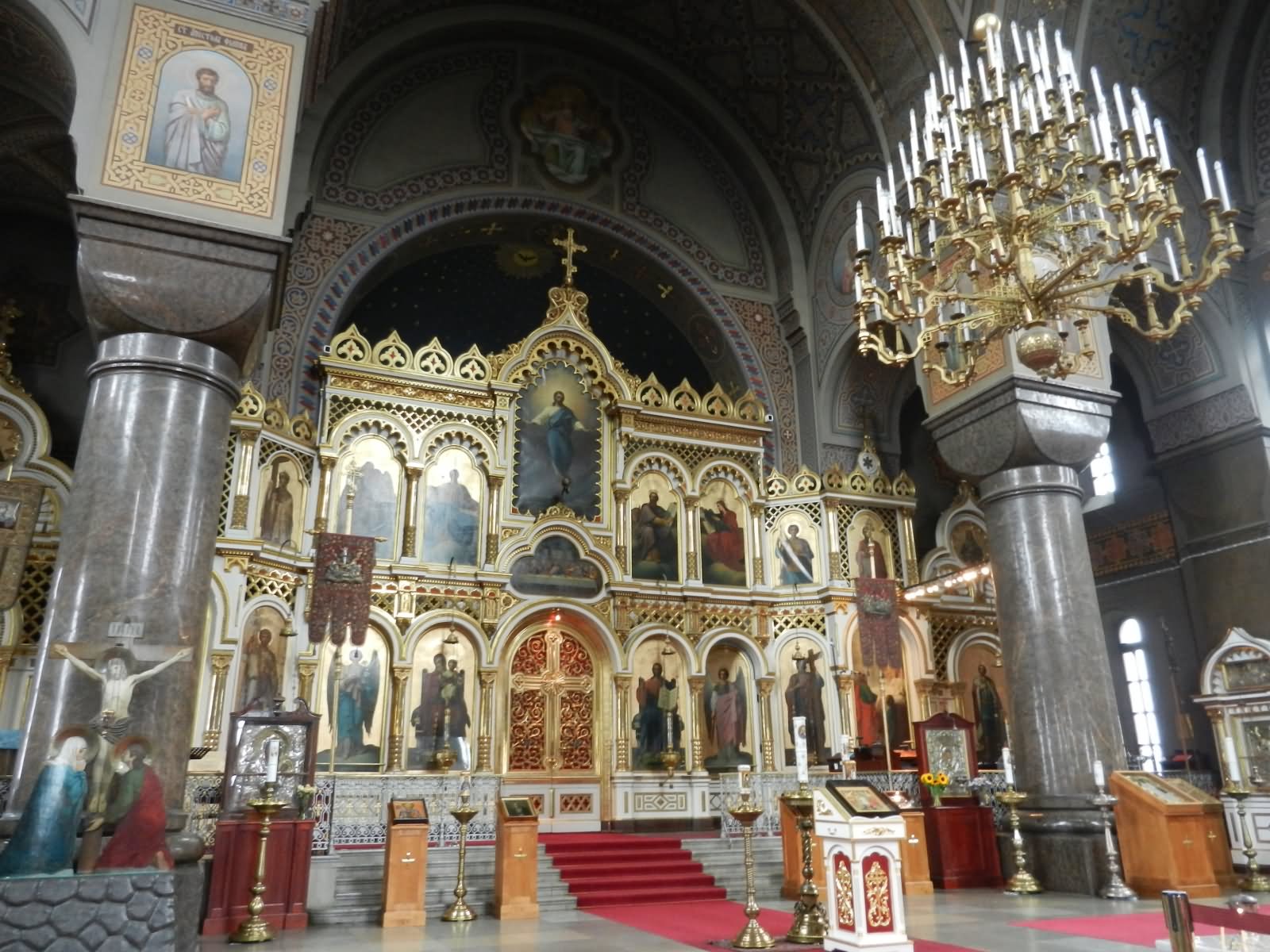 Amazing Iconstasis Inside The Uspenski Cathedral