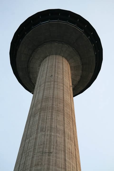 Amazing View Of The Nasinneula Tower From Below