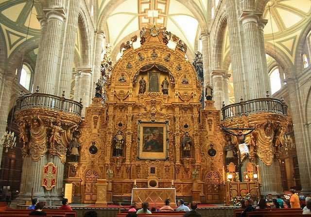 Beautiful Altar Of Kings Inside The Metropolitan Cathedral