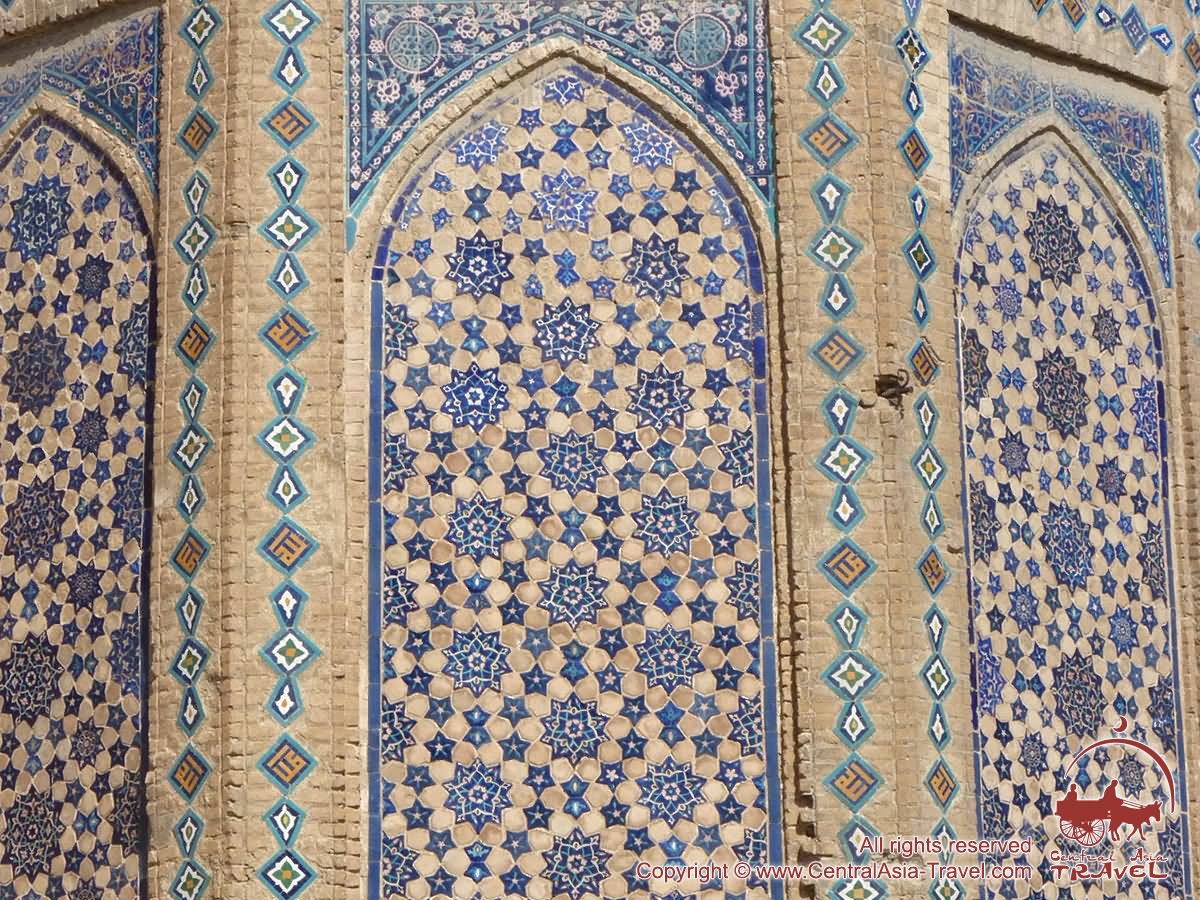 Beautiful Architecture Inside The Bibi Khanym Mosque
