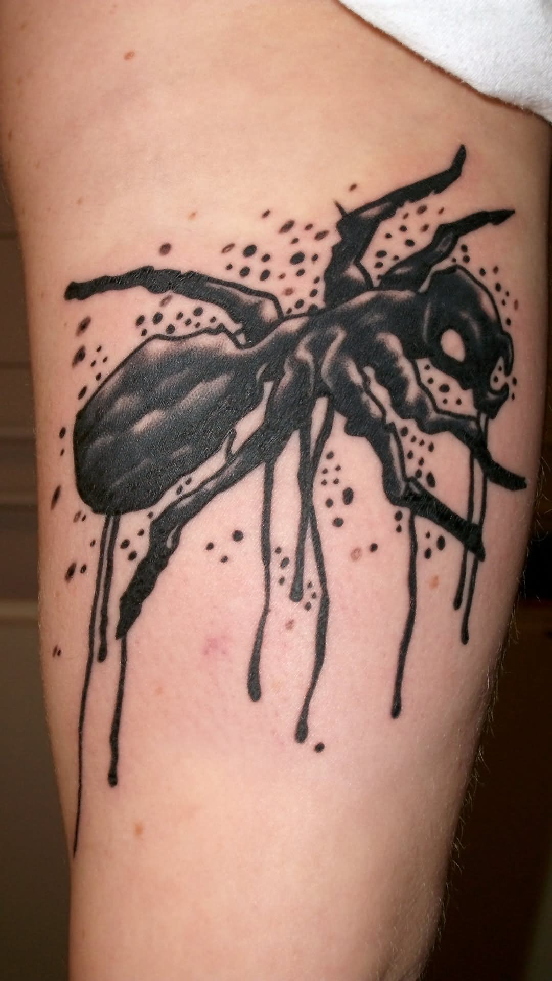 Black Ink Ant Tattoo On Leg