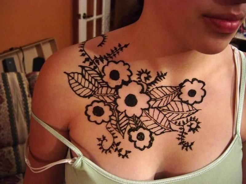 Black Outline Flowers Tattoo On Girl Collar Bone