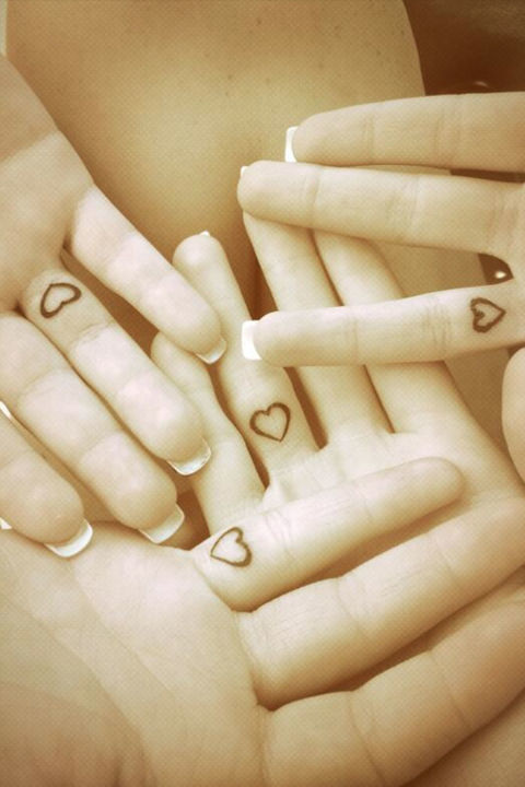 Black Outline Heart Tattoo Design For Finger