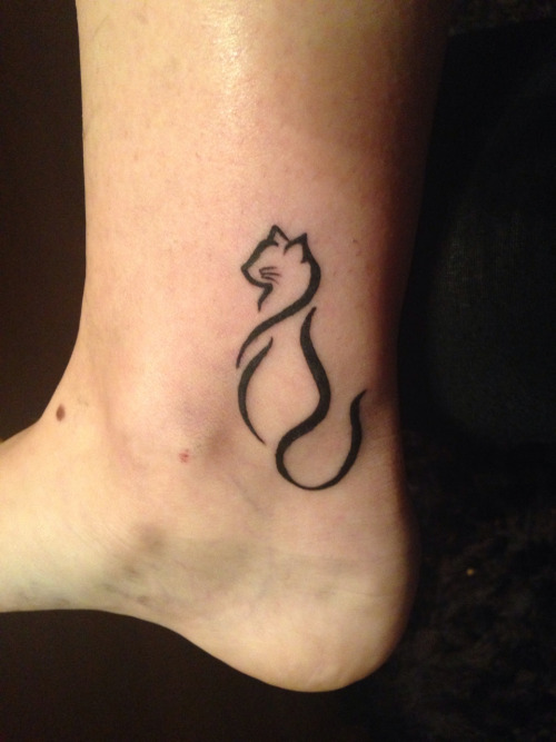 Classic Black Outline Cat Tattoo On Ankle