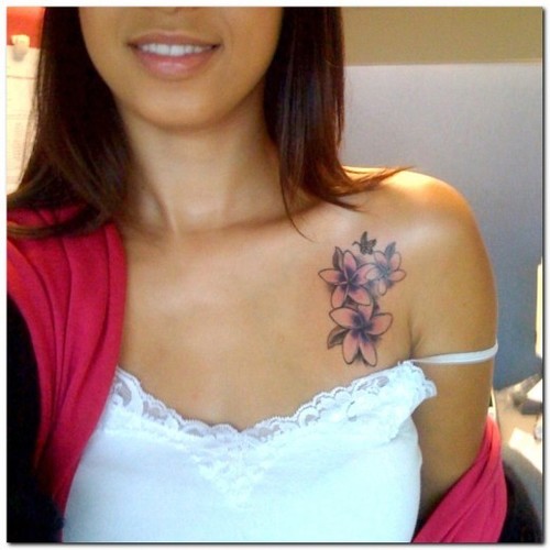 Classic Flowers Tattoo On Girl Collar Bone