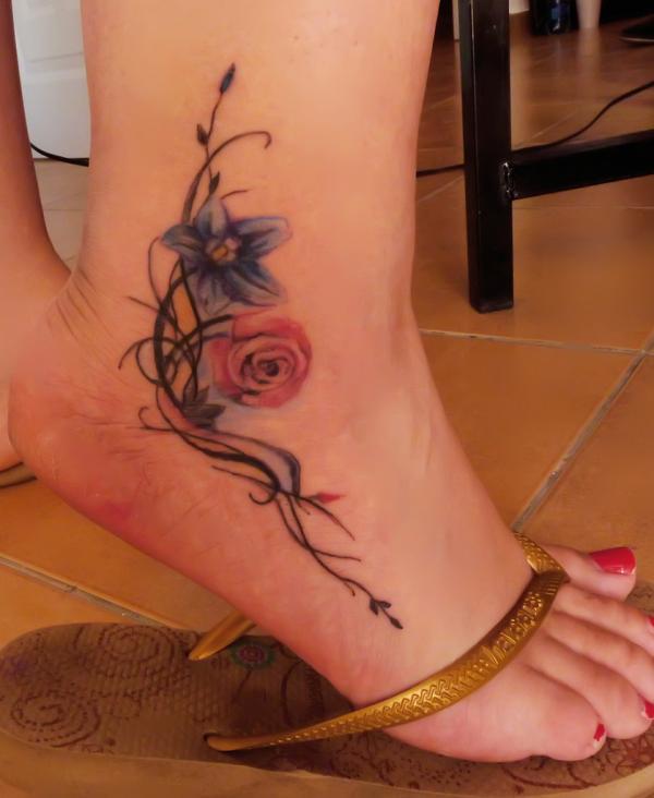 Classic Flowers Tattoo On Right Ankle