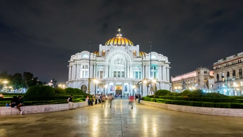Front Facade Of The Palacio de Bellas Artes At Night