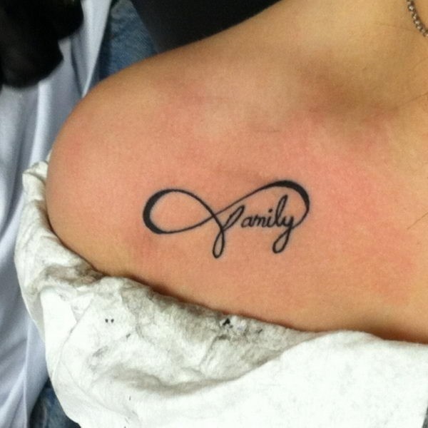Infinity Family Tattoo On Girl Collar Bone