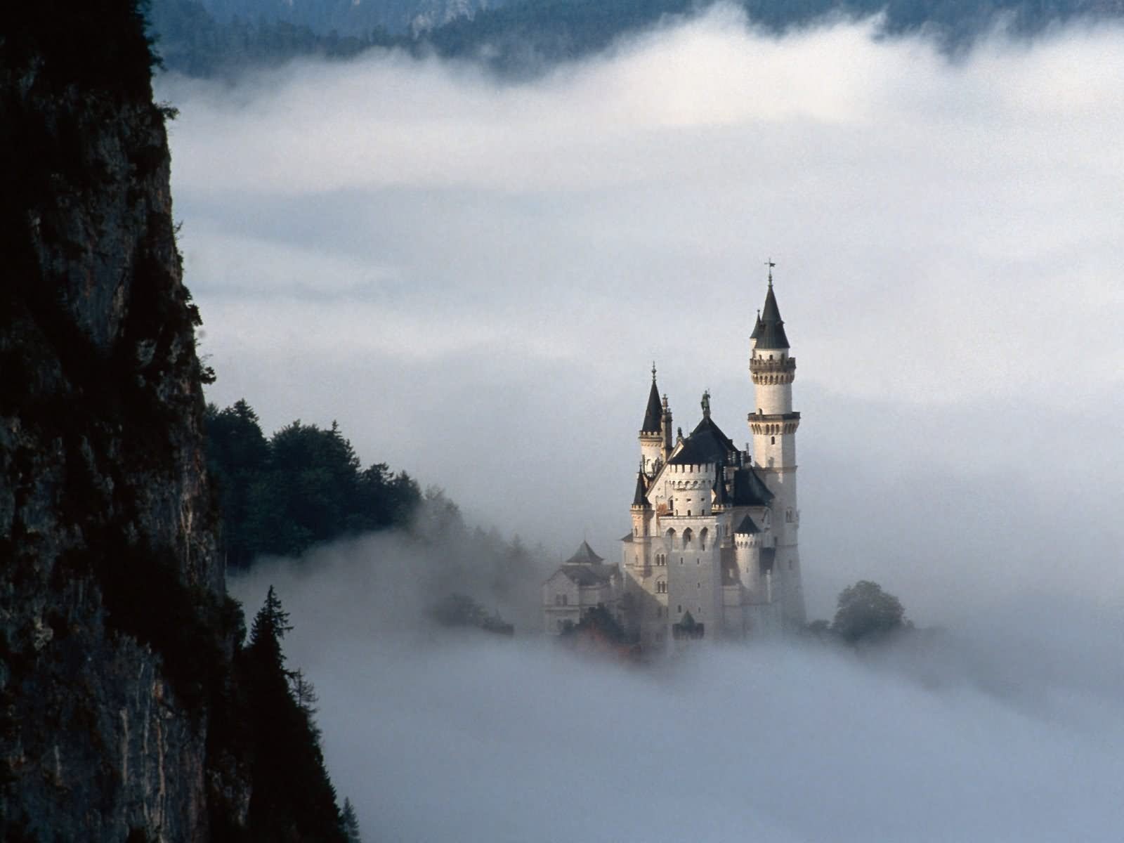 Neuschwanstein Castle With Fog Image
