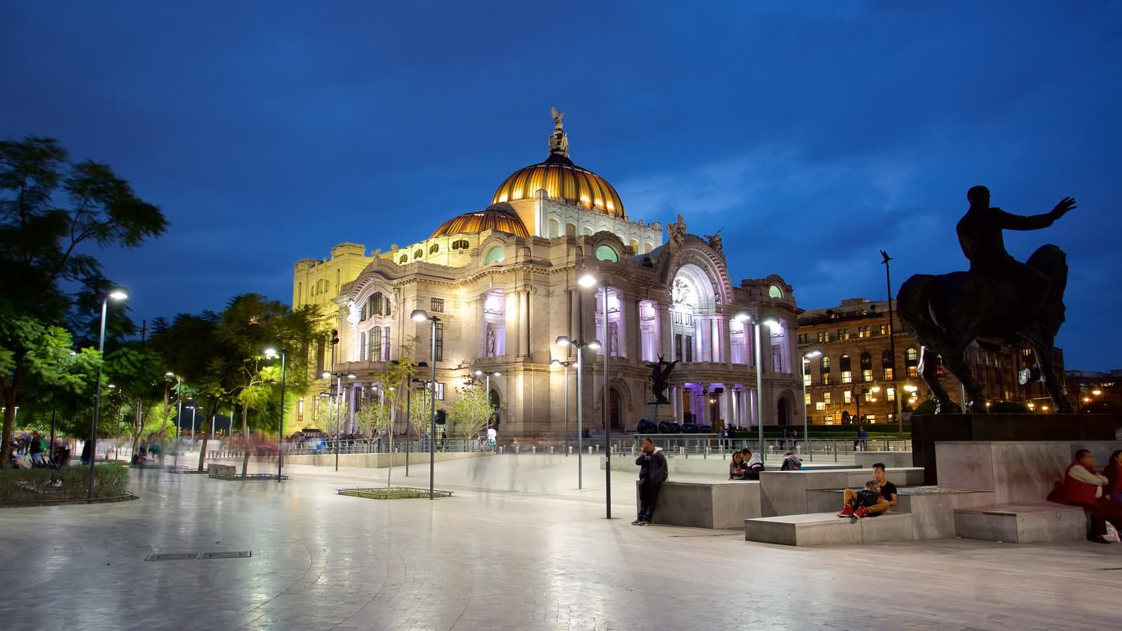 Side Picture Of The Palacio de Bellas Artes At Night