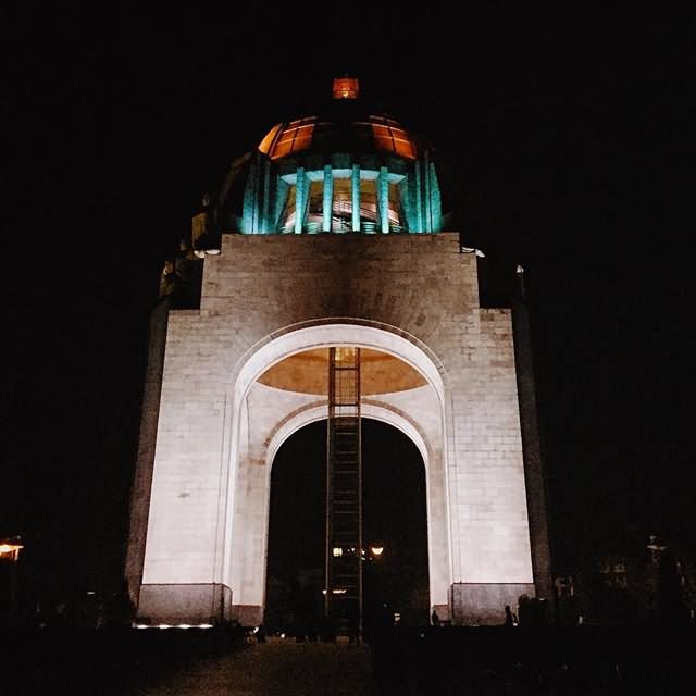 42 Incredible Night Pictures Of The Monumento a la Revolucion In Mexico