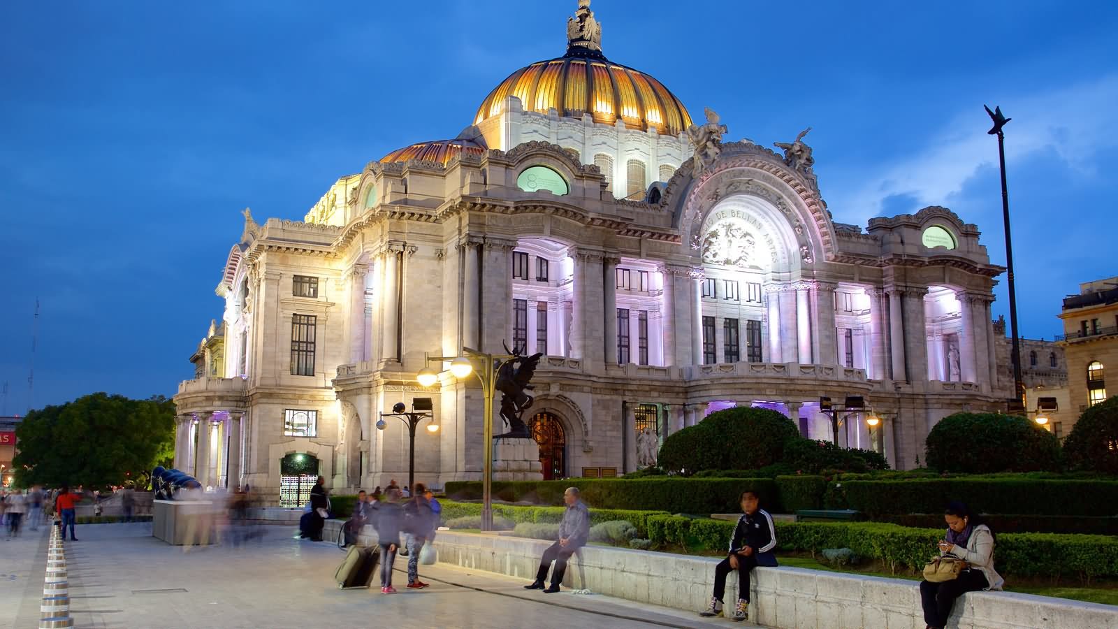 The Palacio de Bellas Artes Lit Up At Night