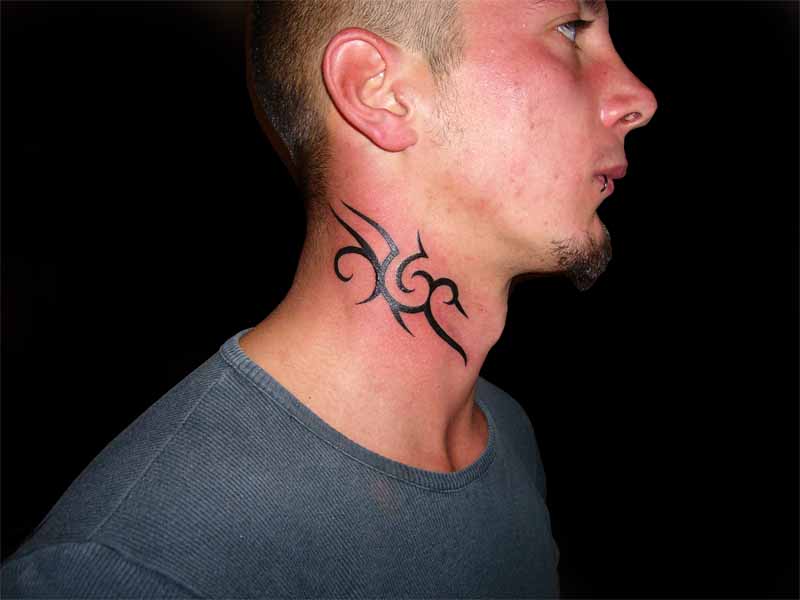 Tribal Design Tattoo On Man Side Neck