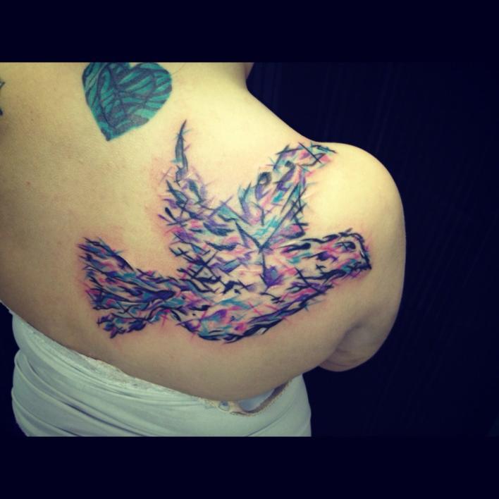 Abstract Flying Bird Tattoo On Right Back Shoulder
