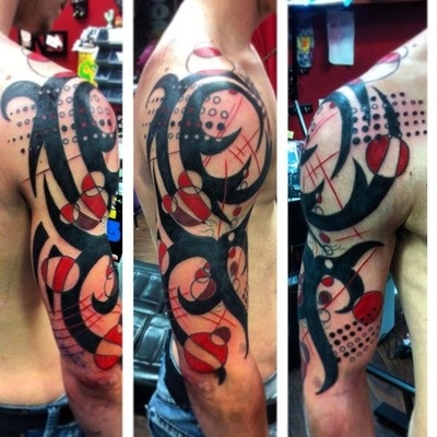 Abstract Tribal Design Tattoo On Man Right Half Sleeve