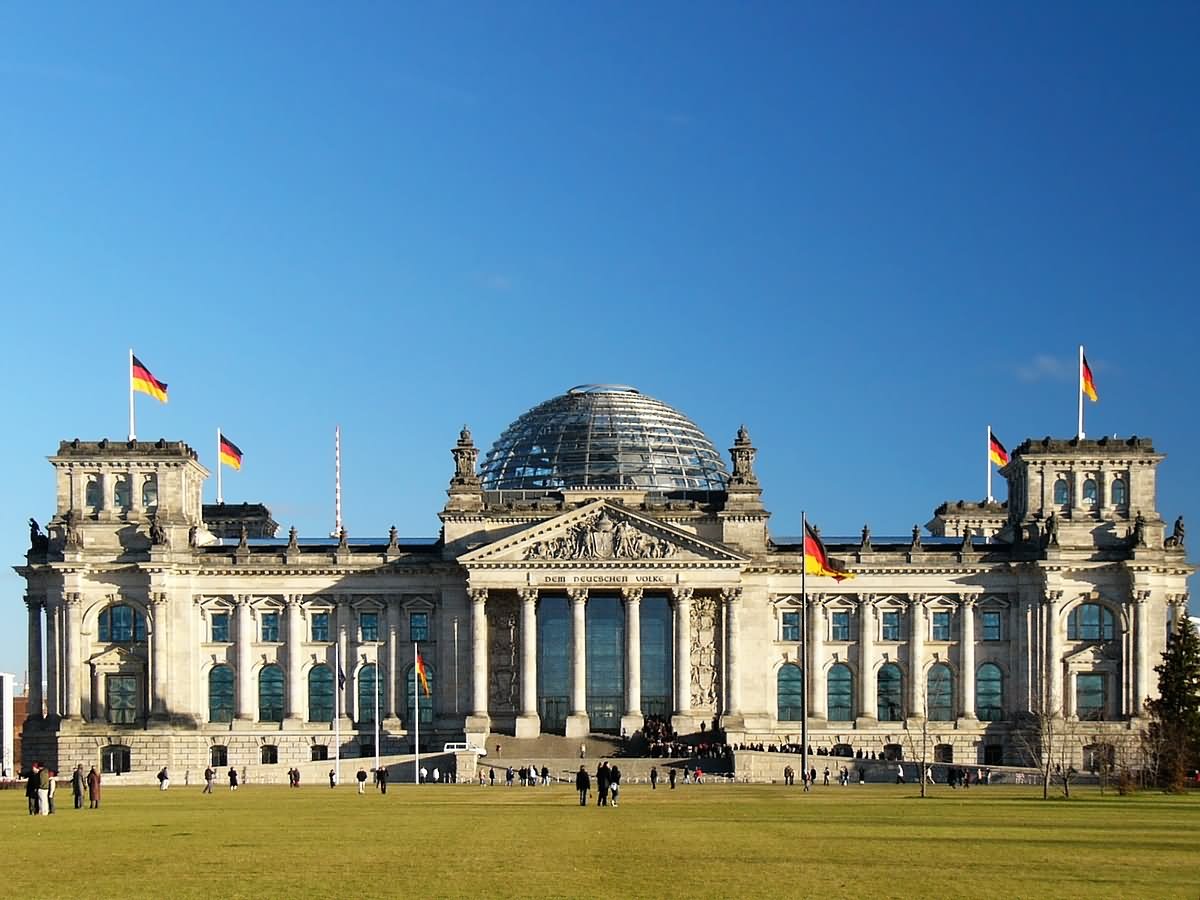 Amazing Picture Of The Reichstag Building