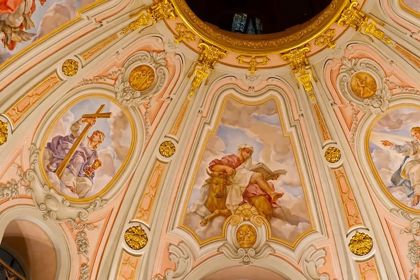 Beautiful Paintings Inside The Frauenkirche Dresden