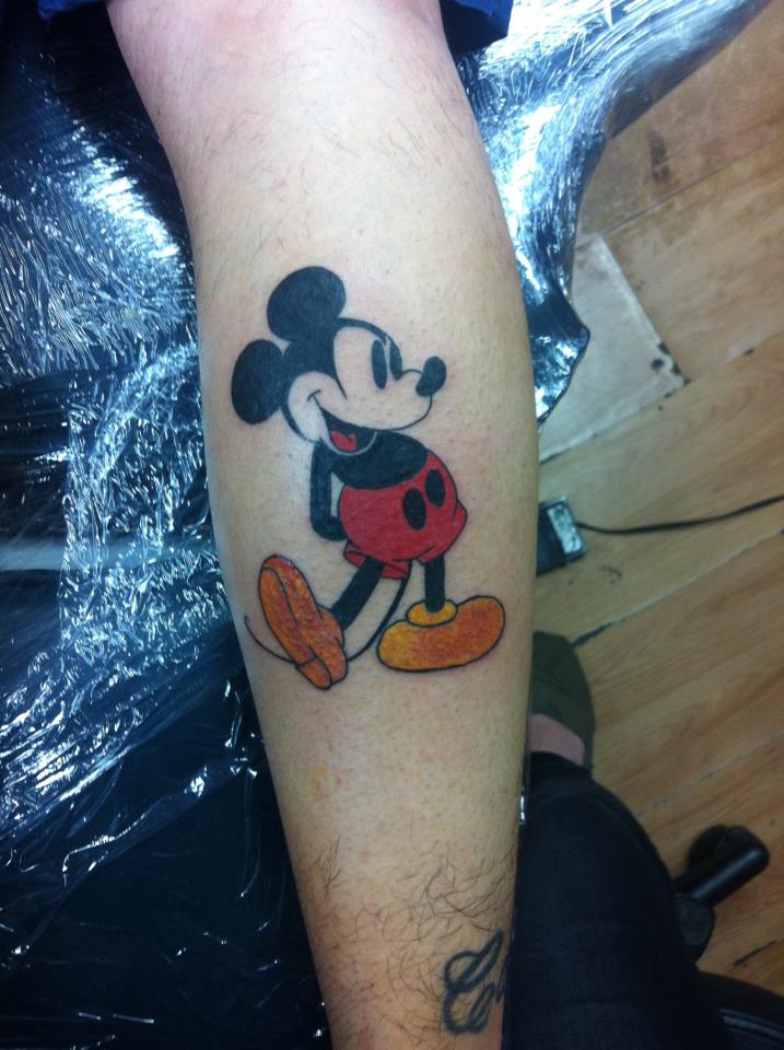 Color Mickey Mouse Tattoo On Leg