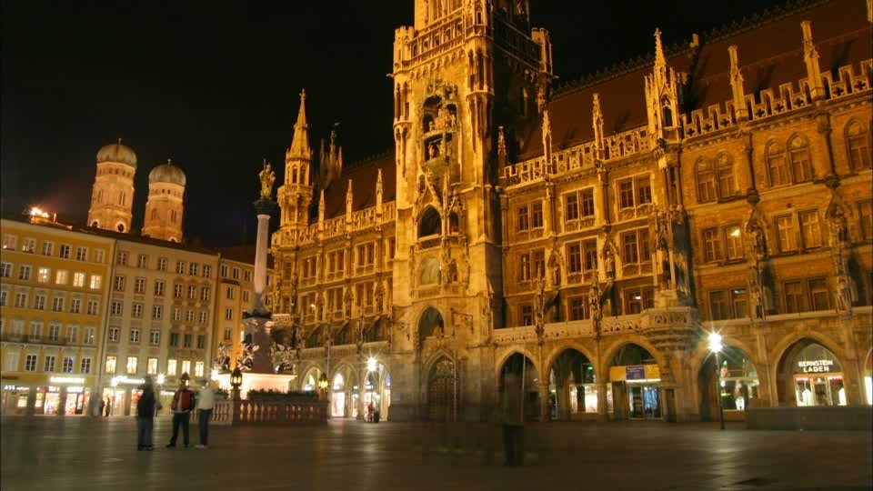 Front Facade Of The Neues Rathaus Night Picture