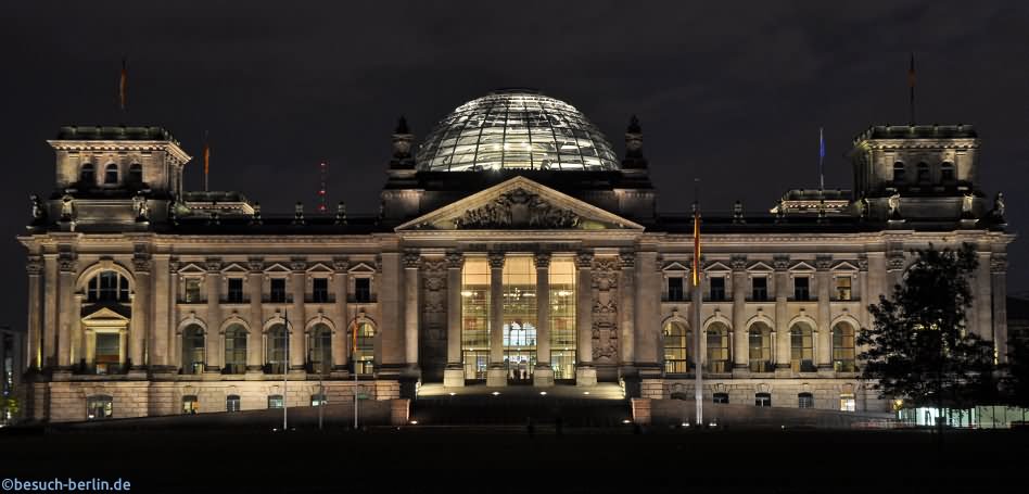 Reichstag Building Looks Stunning With Night Lights