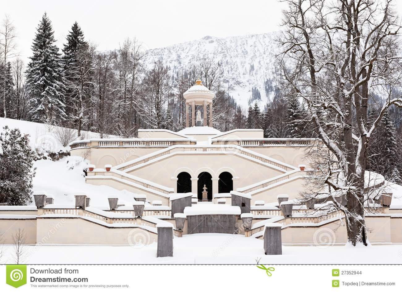 The Fountain Of The Linderhof Palace In Winter