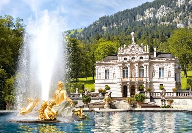 The Golden Fountain And The Linderhof Palace In Bavaria, Germany