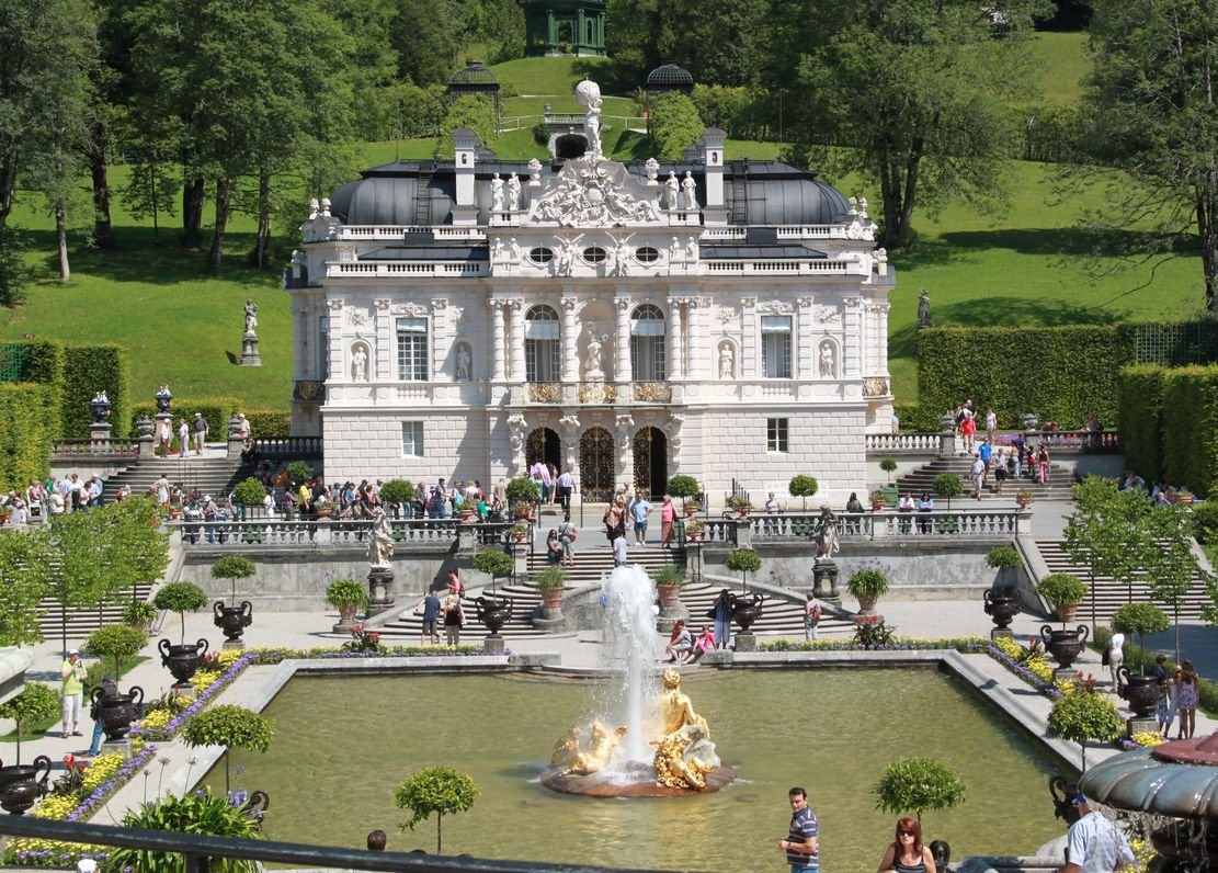 The Linderhof Palace And Fountain Picture