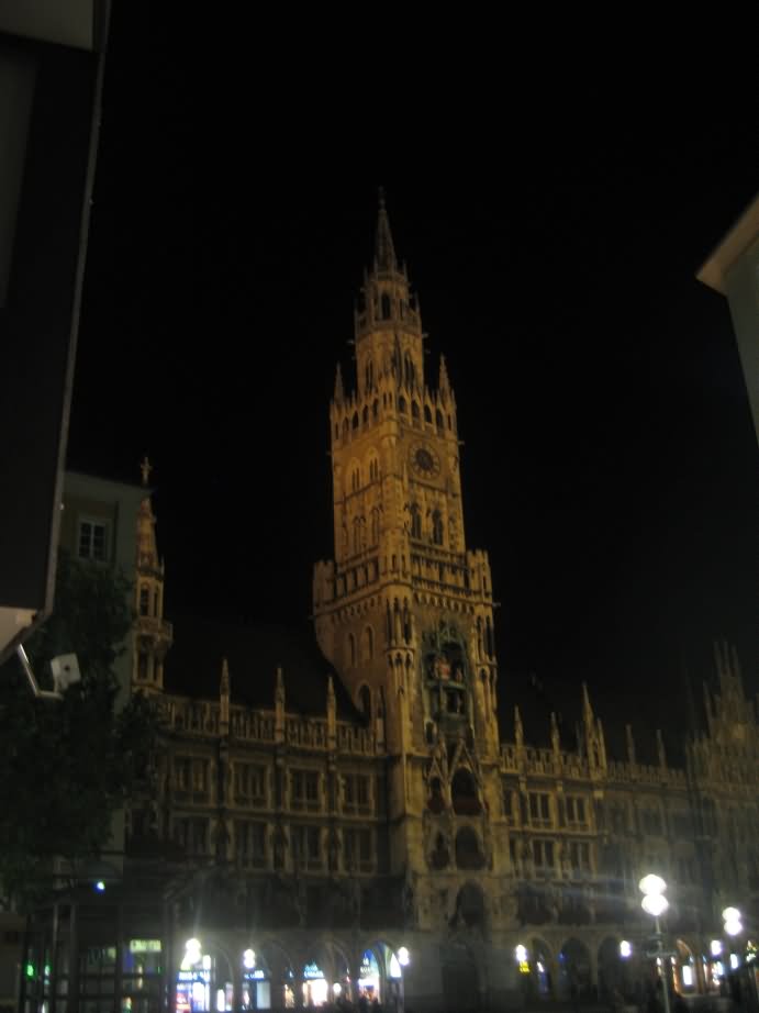 The Neues Rathaus At Night In Munich