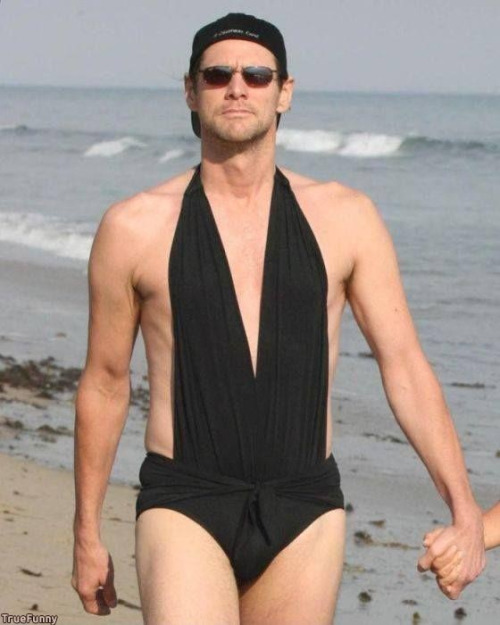 Jim Carrey In Funny Look On Beach Picture