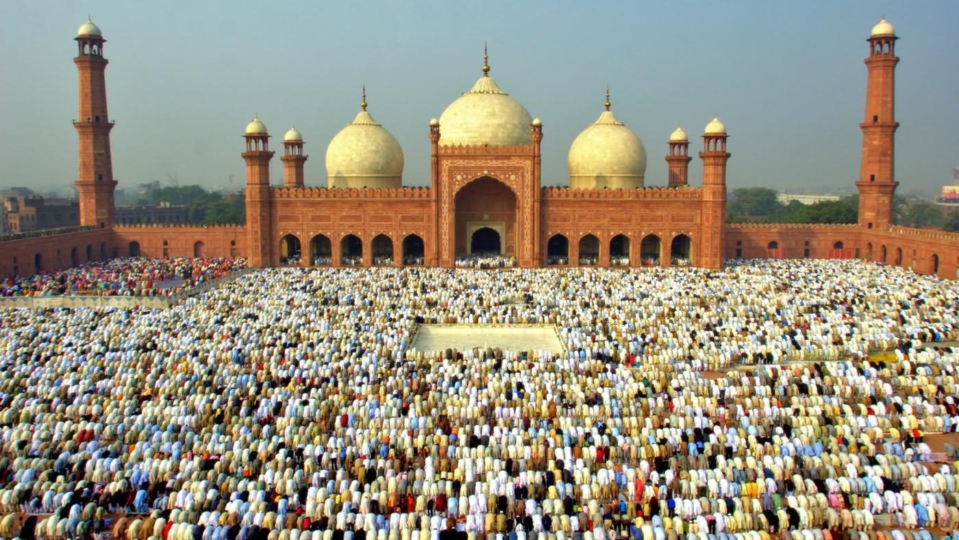 Large Number Of Muslims Celebrate Eid Ul-Fitr