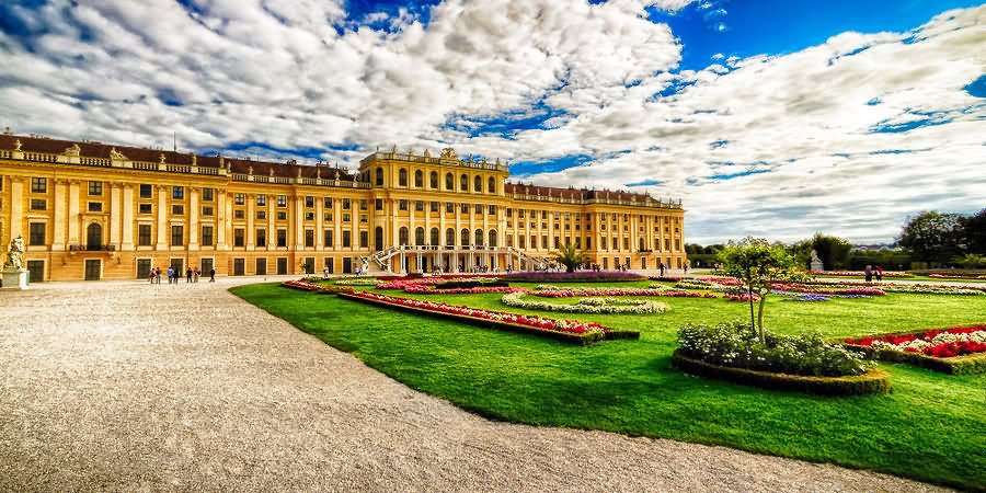 Amazing Picture Of The Schonbrunn Palace In Vienna, Austria