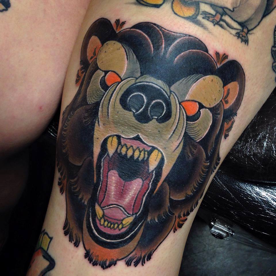 Angry Bear Head Tattoo On Thigh
