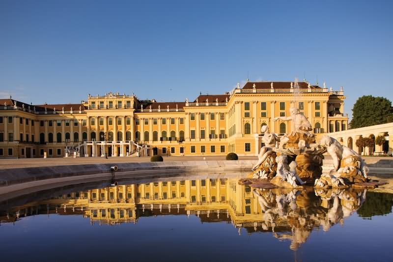 Beautiful Picture Of The Schonbrunn Palace