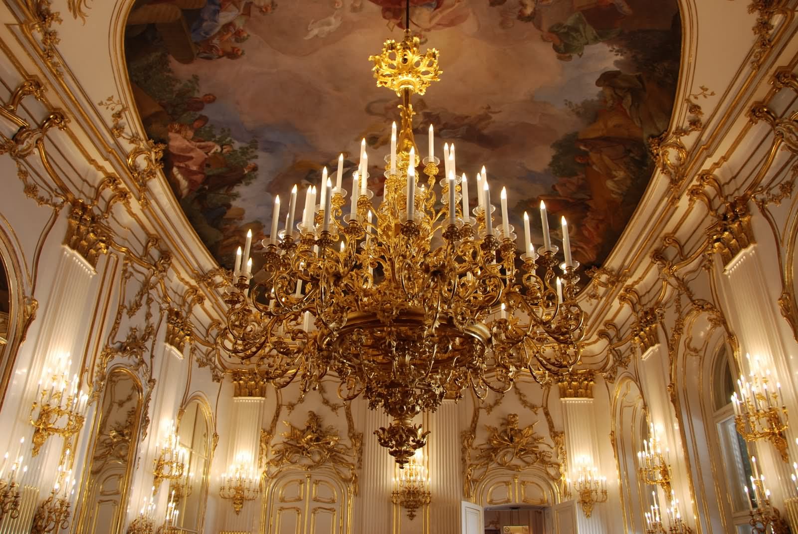 Chandelier Inside The Schonbrunn Palace