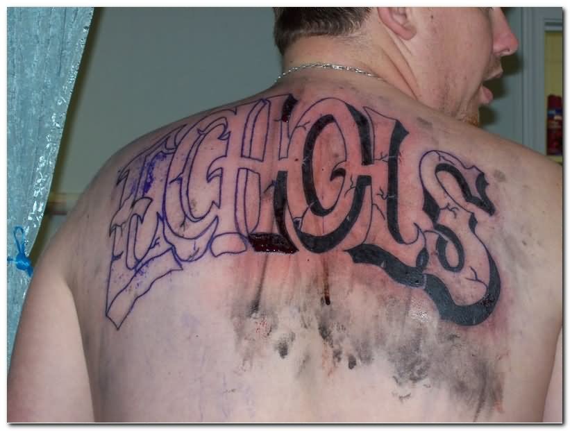 Echols Name Tattoo On Man Upper Back