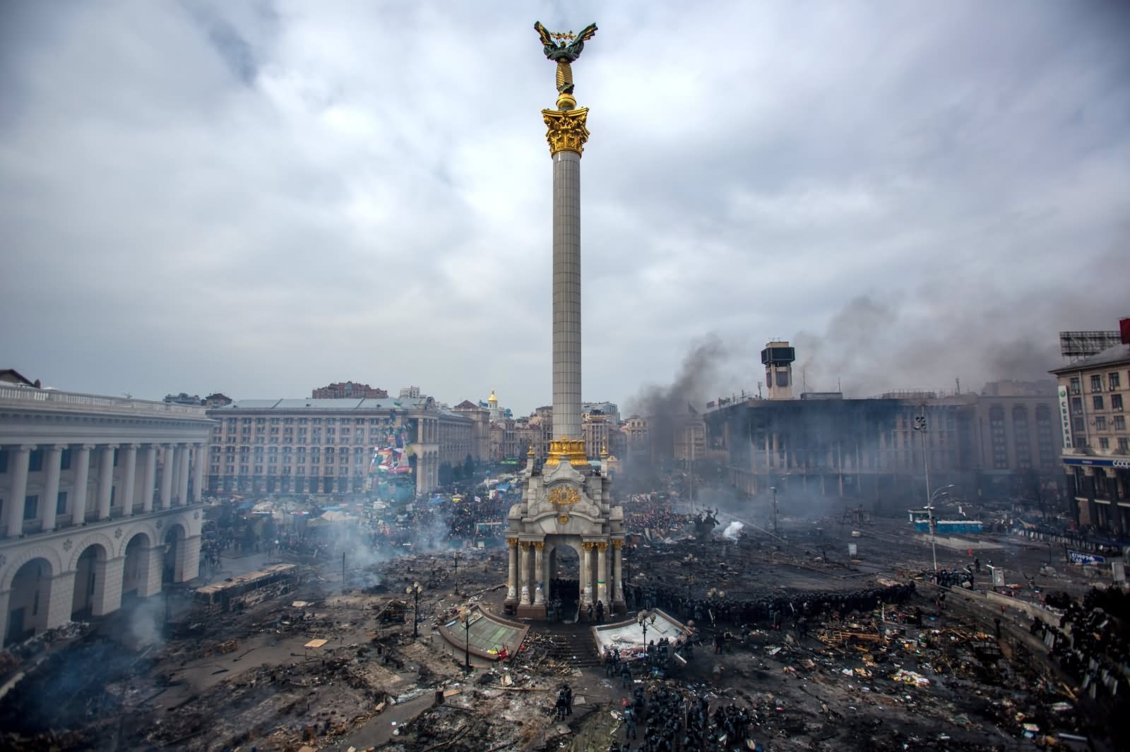Fire Smoke And Protesters On Maidan Nezalezhnosti Square In Kiev, Ukraine