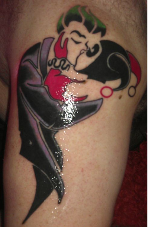 Joker And Harley Quinn Kissing Tattoo On Shoulder