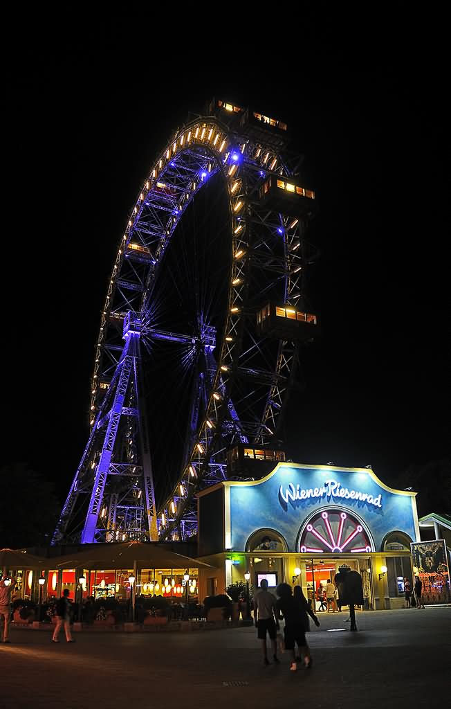 25 Incredible Night View Pictures Of The Wiener Riesenrad In Vienna, Austria