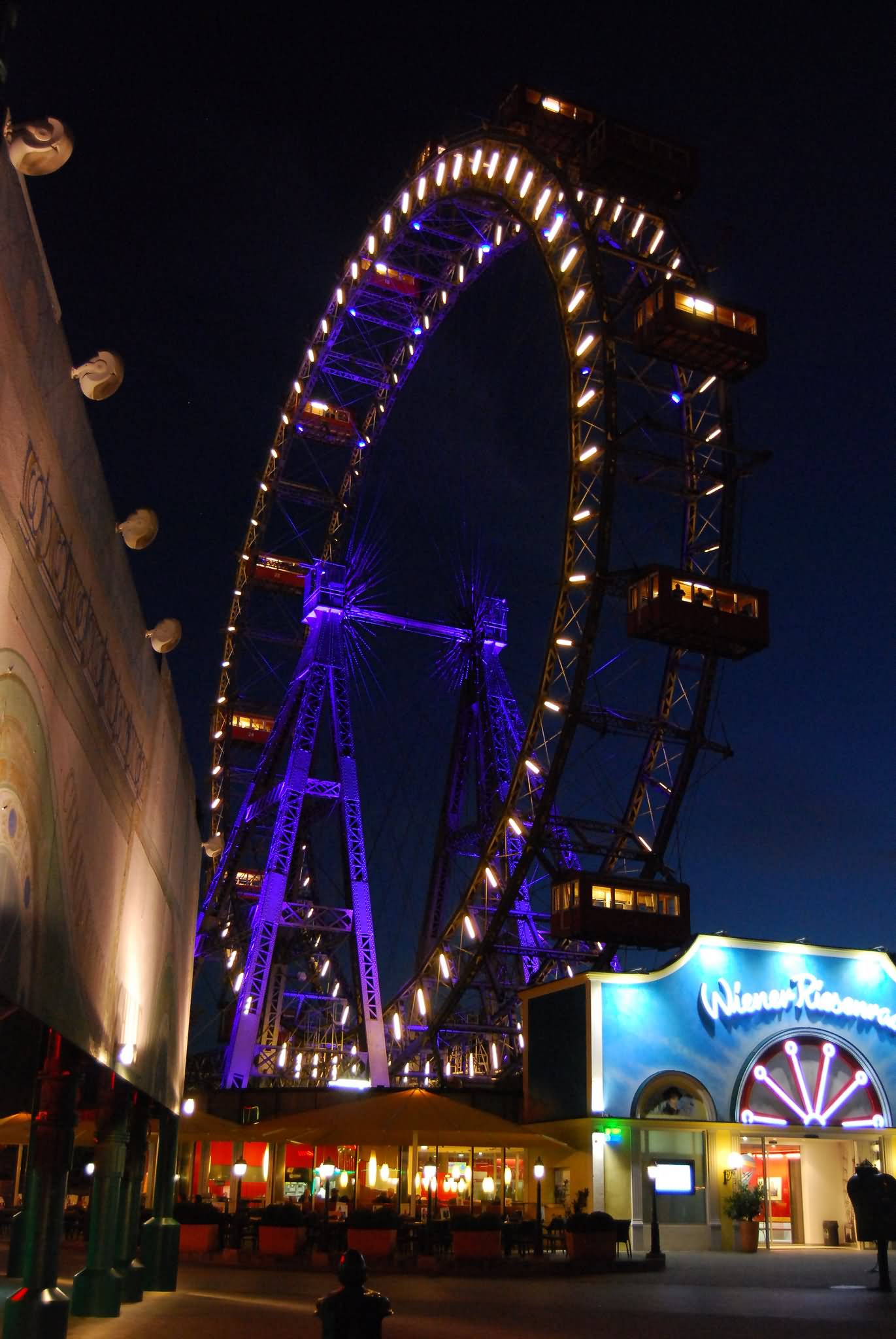 Night View Picture Of The Wiener Riesenrad In Vienna