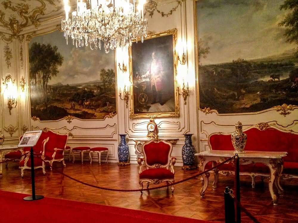 Reception Hall Inside The Schonbrunn Palace
