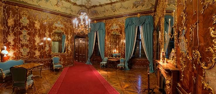 Schonbrunn Palace Interior Image