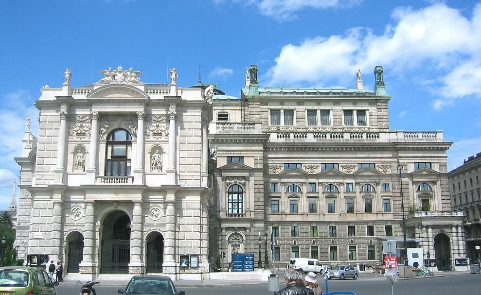 The Burgtheater In Vienna Side View Image