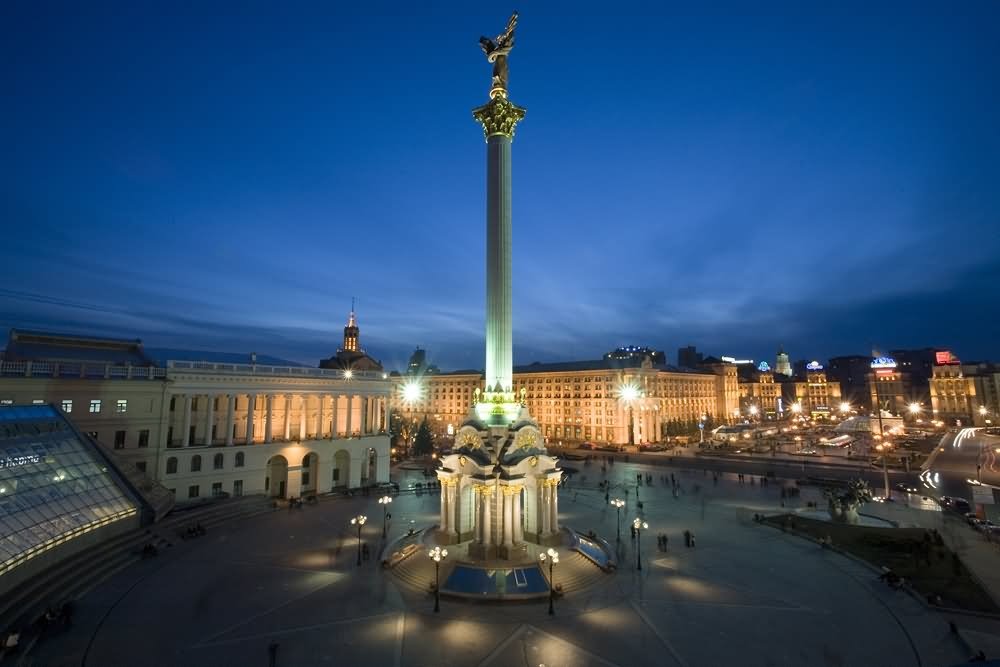 The Independence Monument At The Maidan Nezalezhnosti Lit Up At Night
