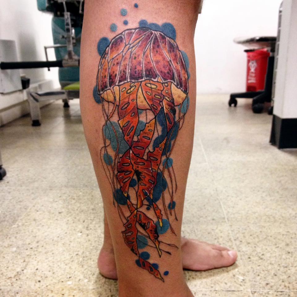 Awesome Jelly Fish Tattoo On Right Leg by Daniel Rozo