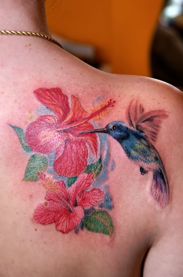Cool Flowers And Colibri Tattoo On Right Back Shoulder