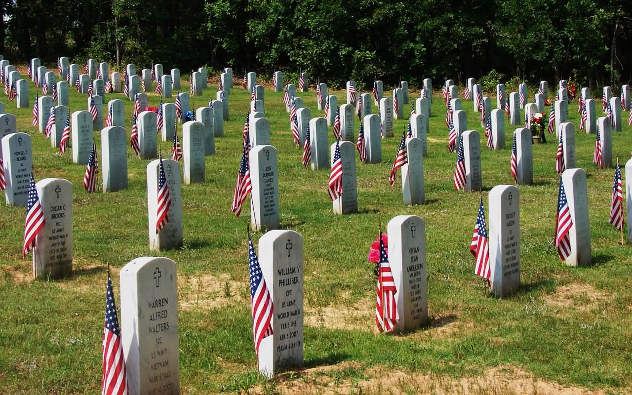Decorating Veteran Graves On Memorial Day