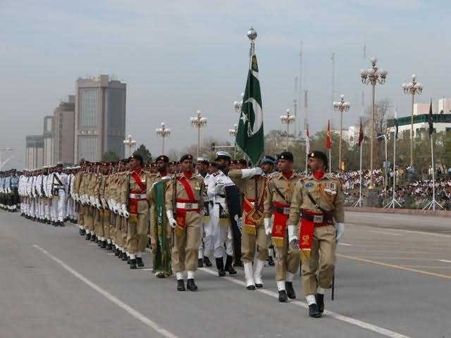 Pakistan Army March In Independence Day Parade