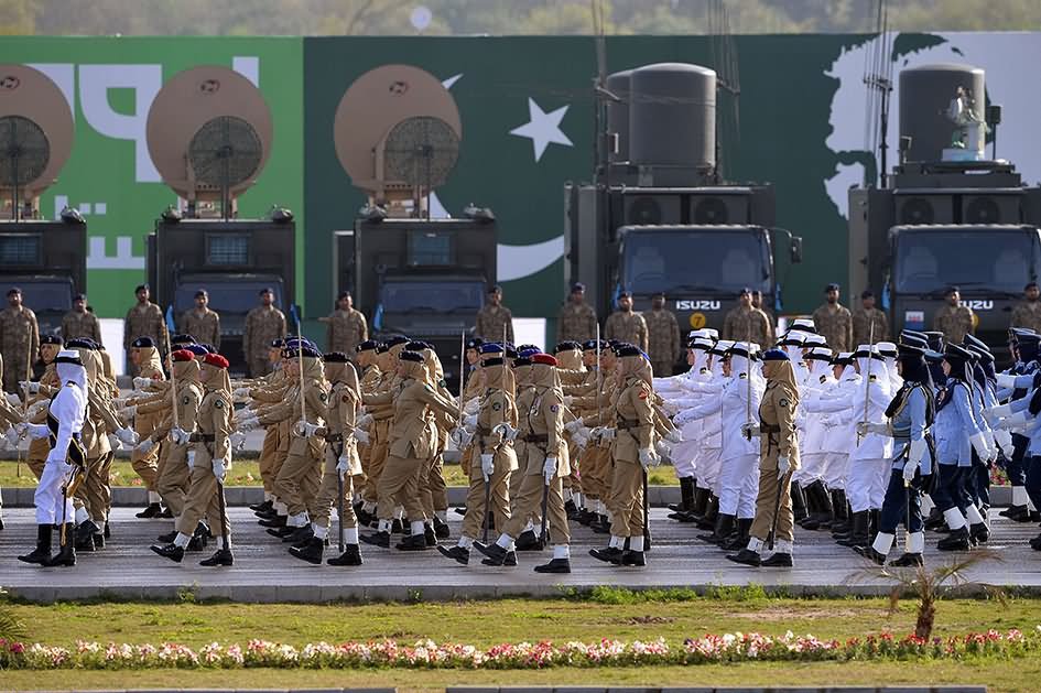 Pakistan Army Medical Personnel March Past During The Independence Day Parade