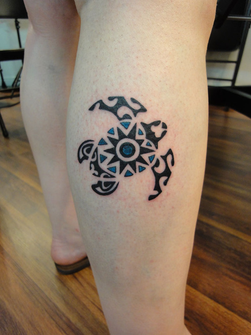 Black And Blue Tribal Turtle Tattoo On Leg